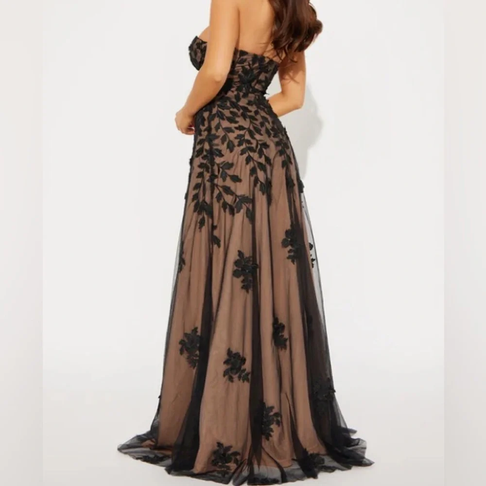 Elegant Black Floral Strapless Dress, Size: Small✅